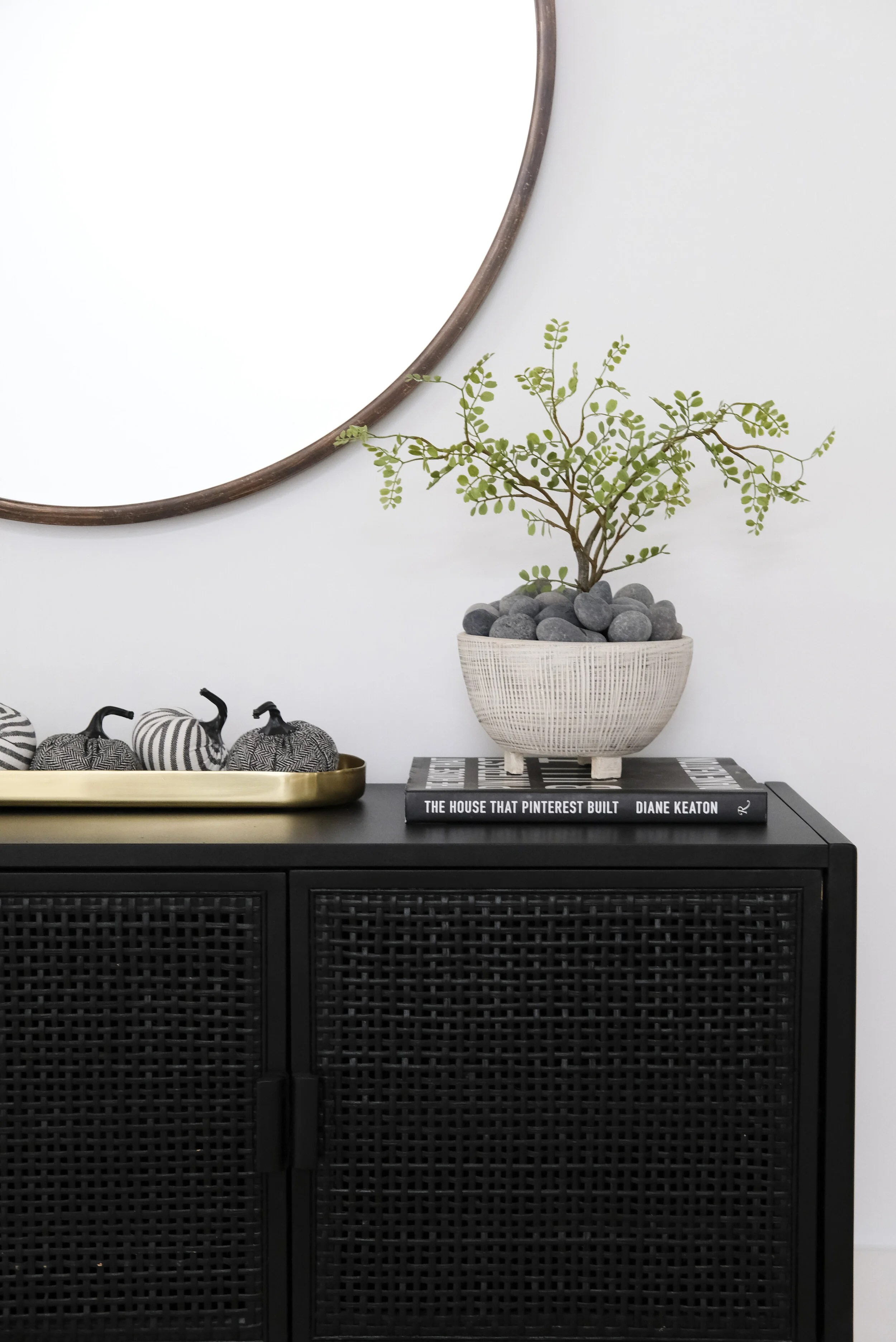FALL CONSOLE TABLE DECOR Me and Mr. Jones